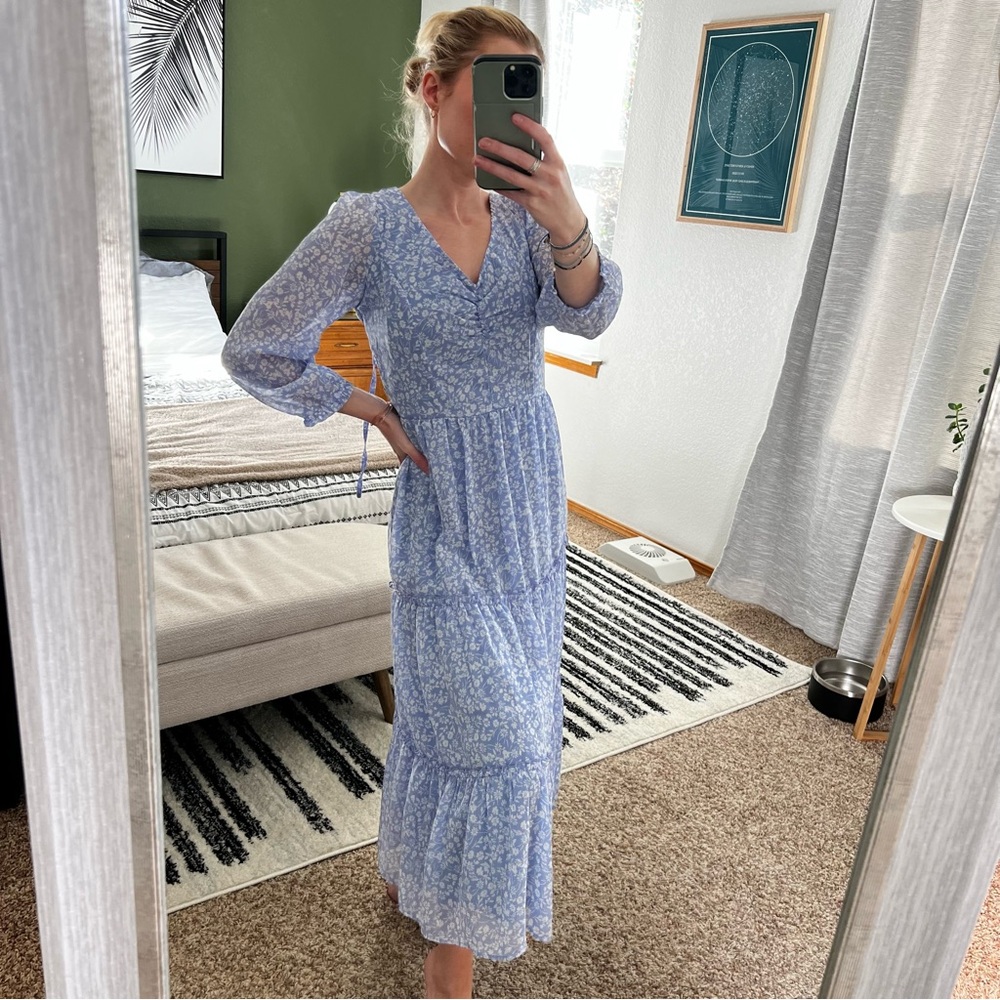 Sincerely Jules Maxi Dress Womens Small Blue Floral V-Neck Layered Smocked Back